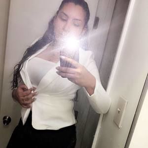 Meet your Posher, Carolina